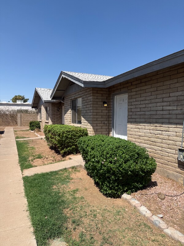 Primary Photo - 2028 W Lawrence Rd