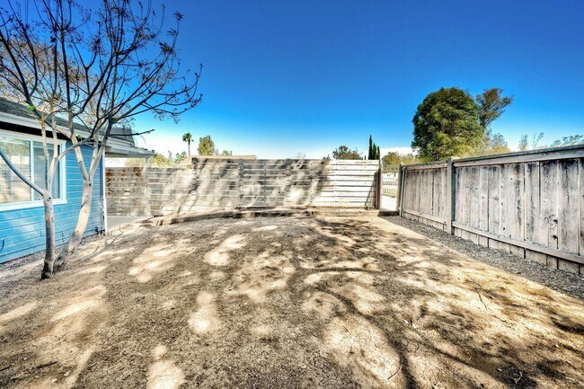 Building Photo - 2707 Robertson St