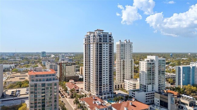 Building Photo - 300 Beach Dr NE