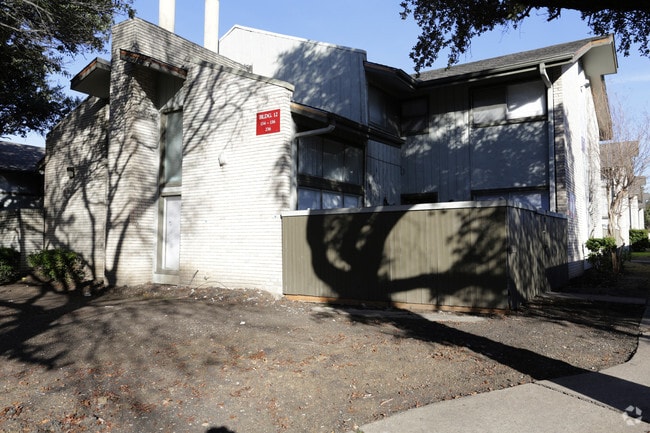 Building Photo - Casa San Luis