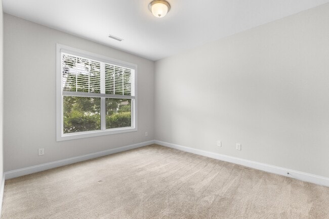 Building Photo - 1416 Sabino Dr