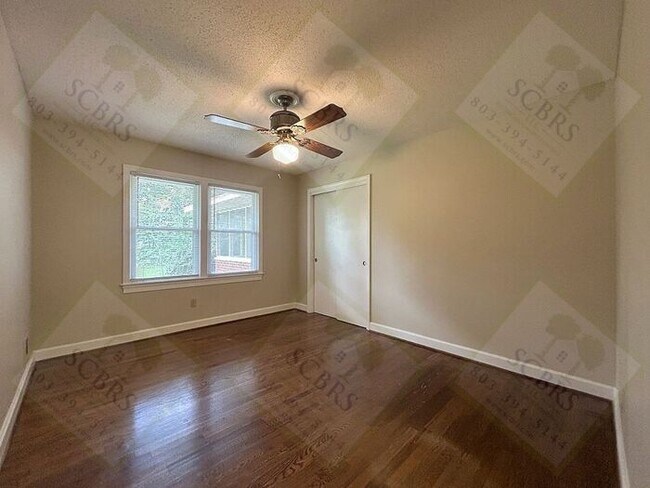 Building Photo - SE Columbia - 3 bedroom, 2 bath clean single story