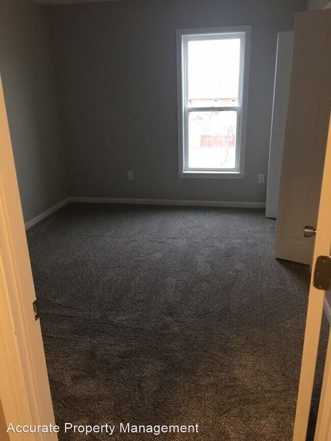 Building Photo - 3 br, 2 bath House - 4979 N 550 E