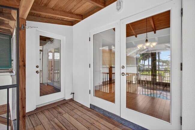 Building Photo - 1042 SE St Lucie Blvd