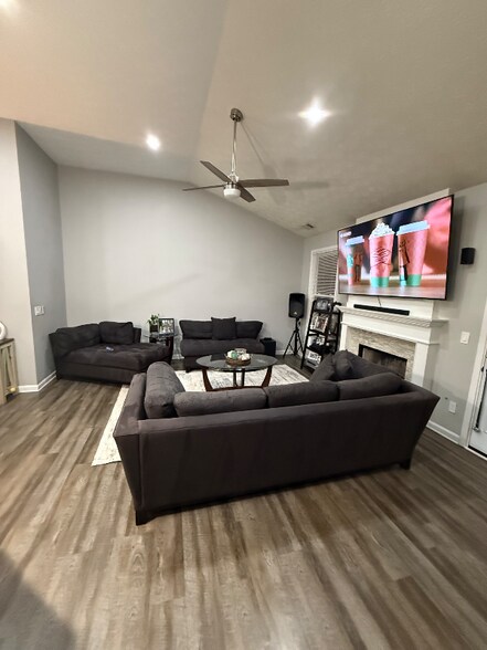 Building Photo - 2332 Bancroft Way