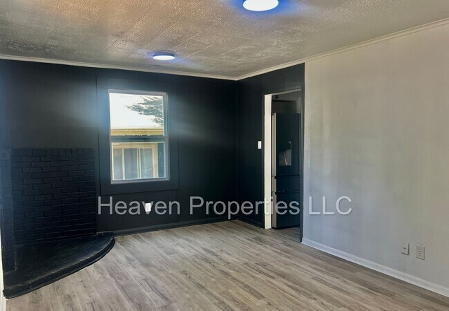 Building Photo - 2531 Crispin Ave