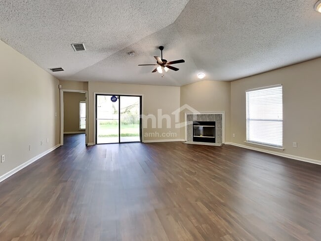 Building Photo - 945 Cherry Point Way