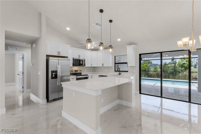 Building Photo - 2510 SW 17th Ave