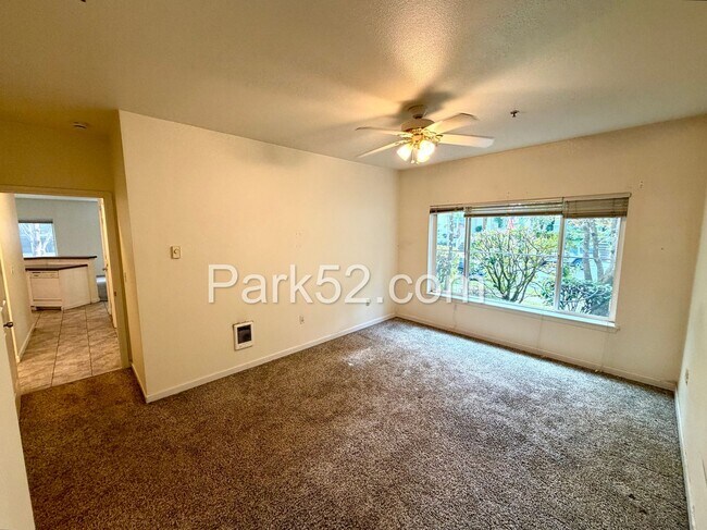 Building Photo - 2 Bedroom Plus Office Condo in DuPont!