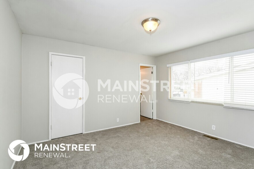 Building Photo - 3665 Hambletonian Dr