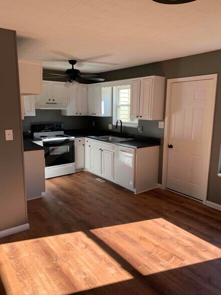 Building Photo - 302 Northwinds Dr