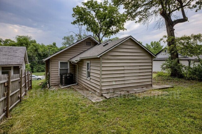 Building Photo - 3914 Jackson Ave