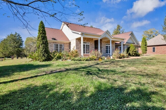 Building Photo - 614 Greene Dr