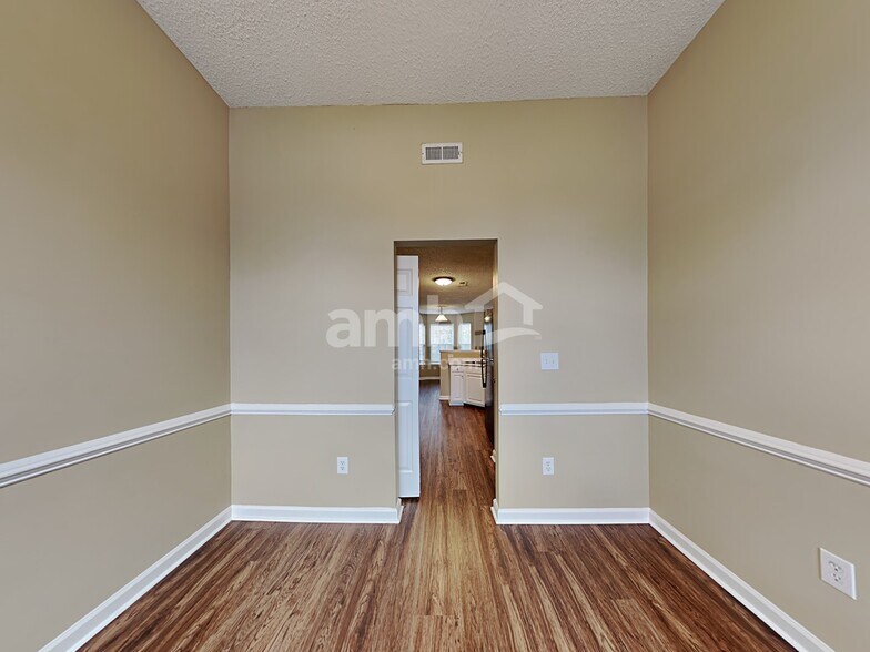 Building Photo - 182 Bonnie Woods Dr