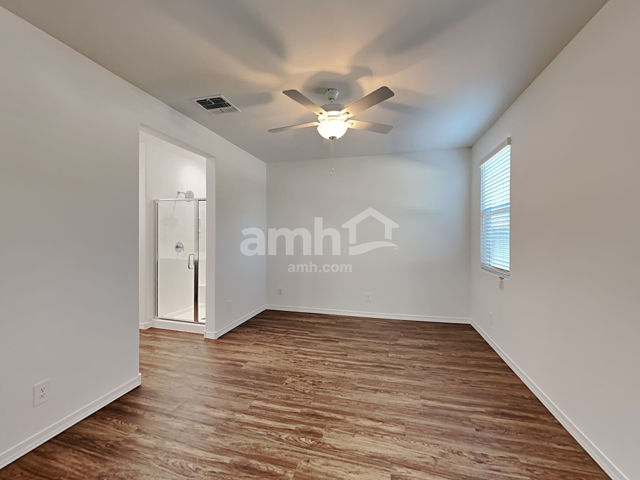 Building Photo - 15068 W Sherman St