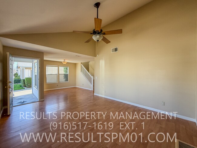 Building Photo - Cottages! Spacious 4 Bedroom Home