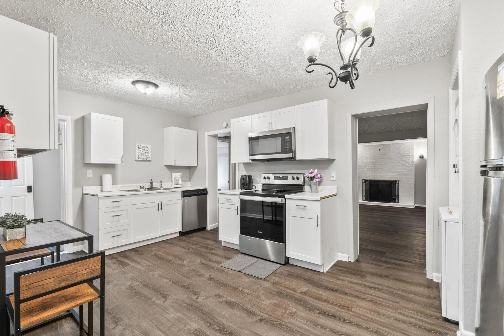Building Photo - 4731 E Castlewood Dr