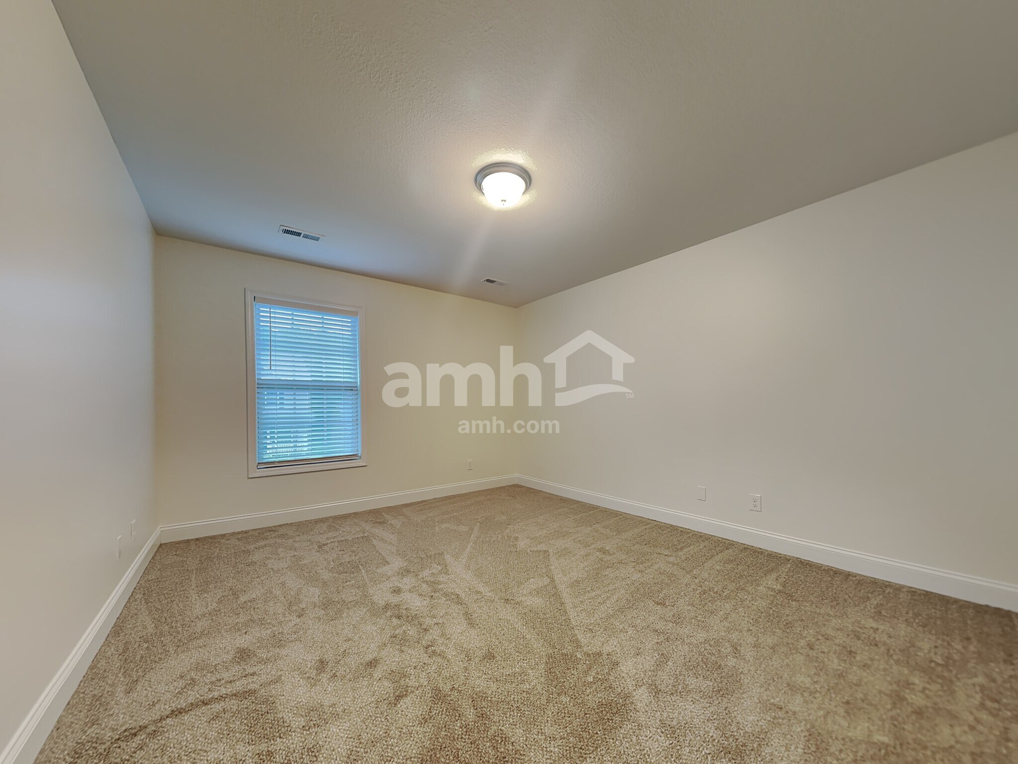 Building Photo - 1617 Silver Spur Ln