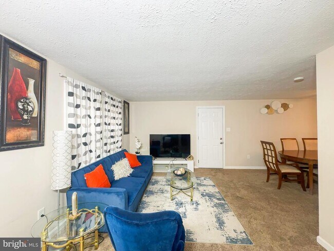 Building Photo - 806 Truro Ct