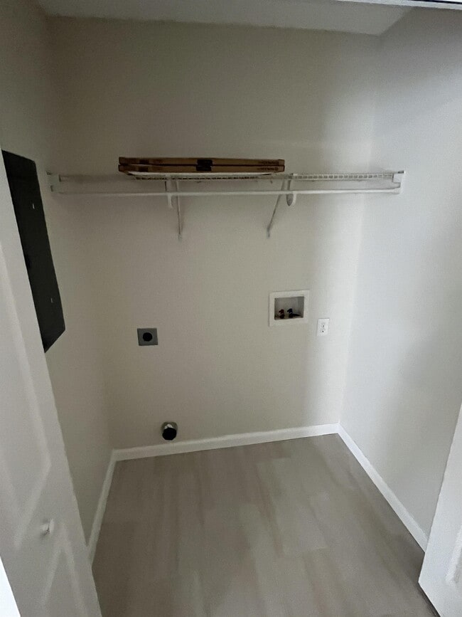 Building Photo - 19 Park Cir SE