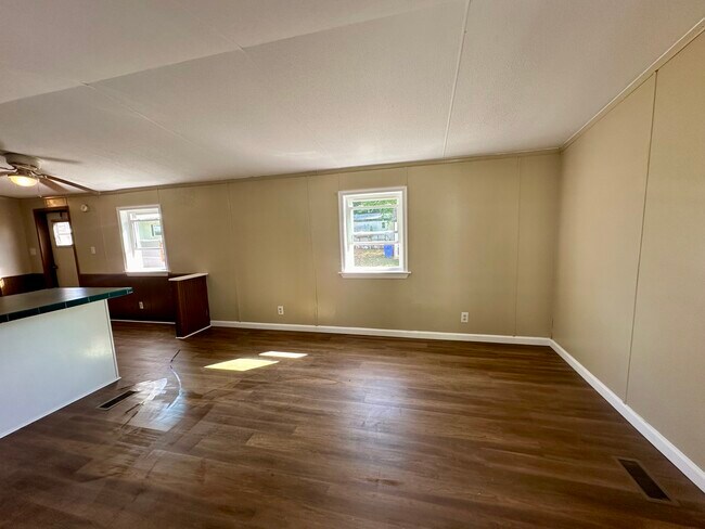 Building Photo - 315 Grubb Dr