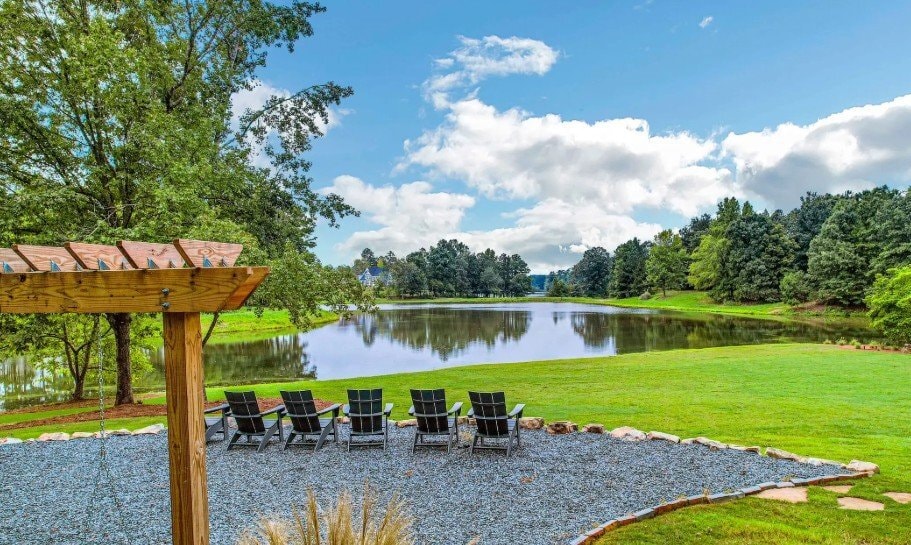 Building Photo - 163 Champlain Rd