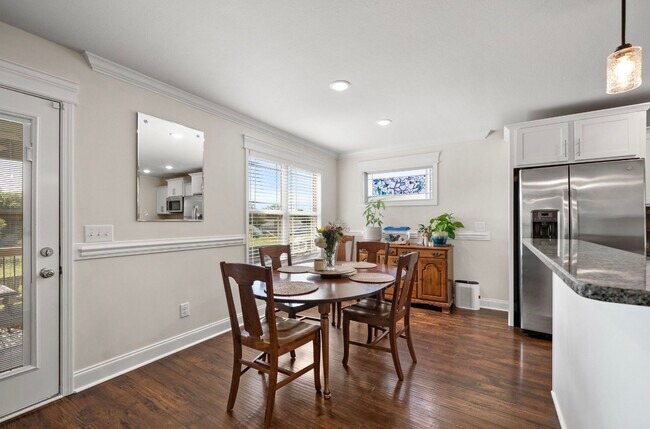 Building Photo - 1328 Sussex Dr