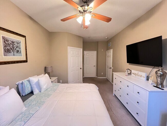 Building Photo - The perfect home waiting for you! FULLY FU...