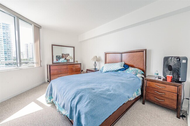 Building Photo - 325 S Biscayne Blvd