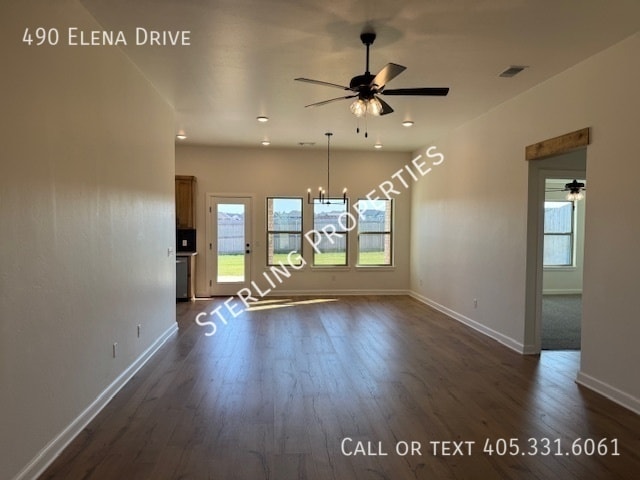 Building Photo - 490 Elena Dr
