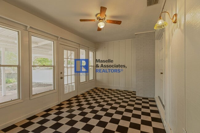 Building Photo - Charming 4-Bed, 2.5-Bath Home in the Heart...