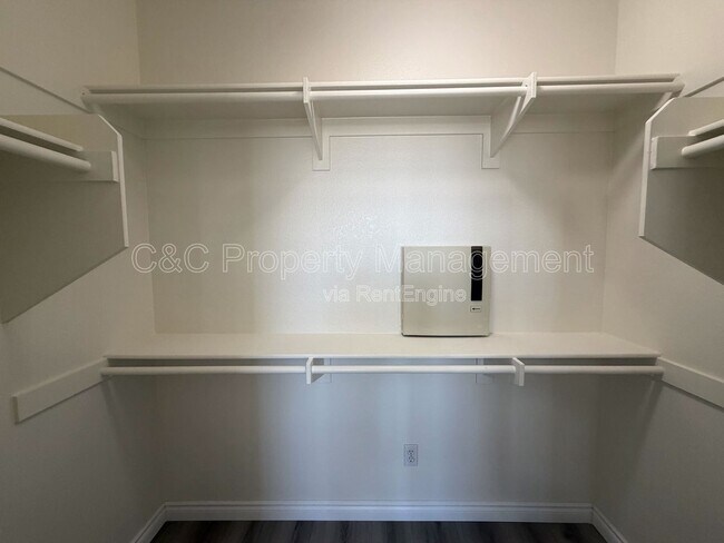 Building Photo - 24724 Ambervalley Ave