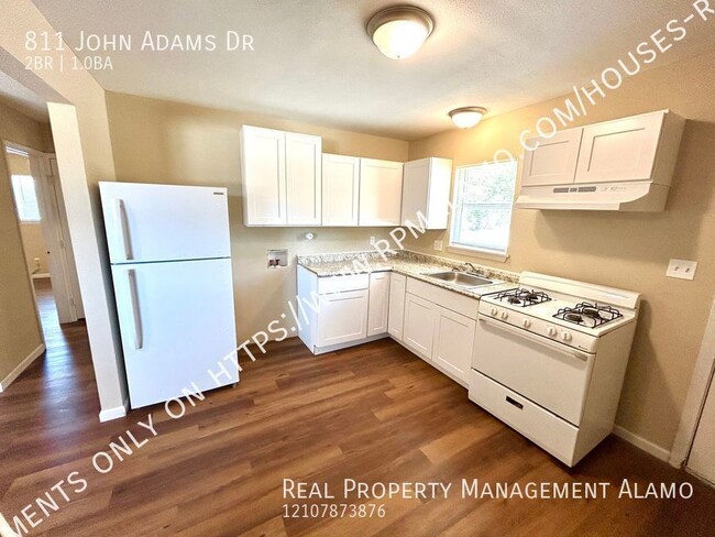 Building Photo - **MOVE-IN SPECIAL** AVAILABLE NOW! 2 Bedro...