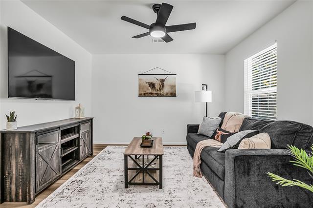 Building Photo - 308 S 3rd St