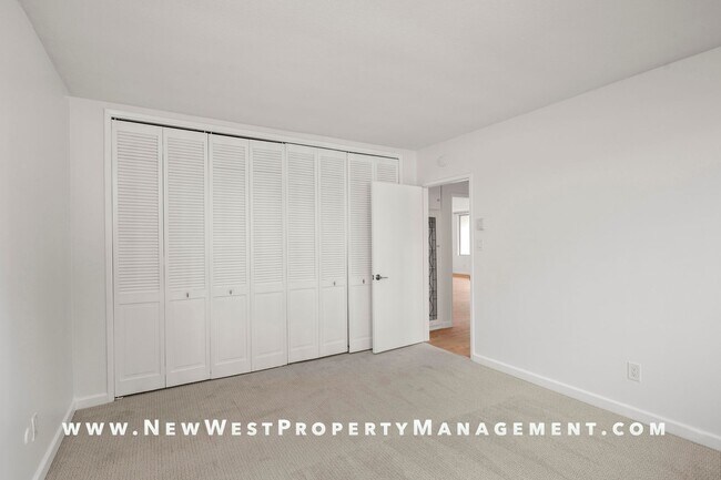 Building Photo - Renovated Banker's Hill 2 Bedroom at Laure...