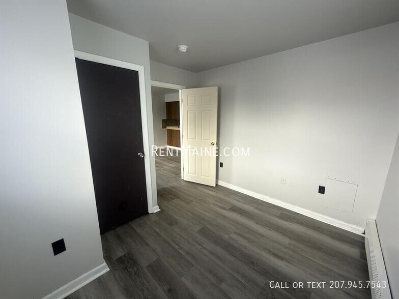 Building Photo - 47 Sanford St