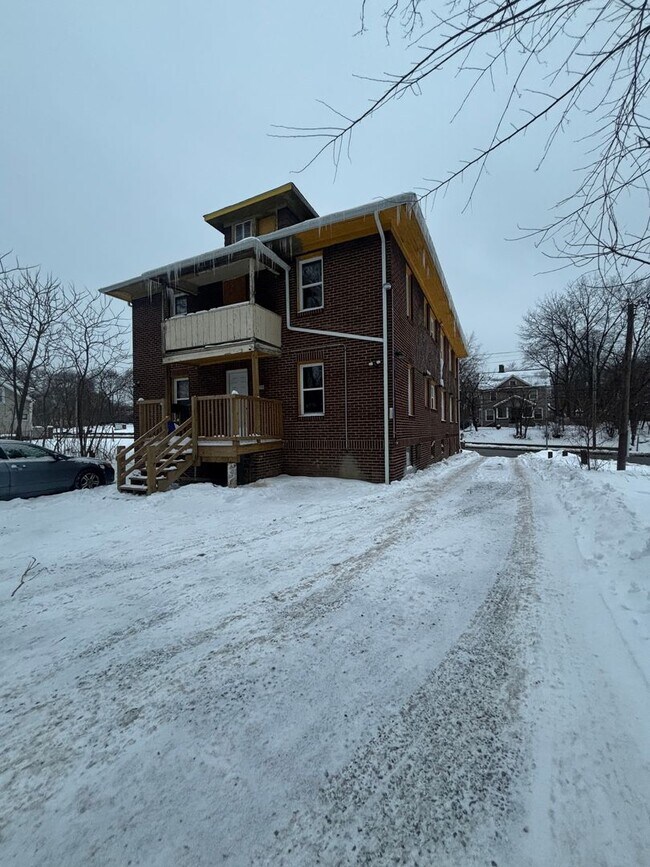 Building Photo - 235 S Arlington St