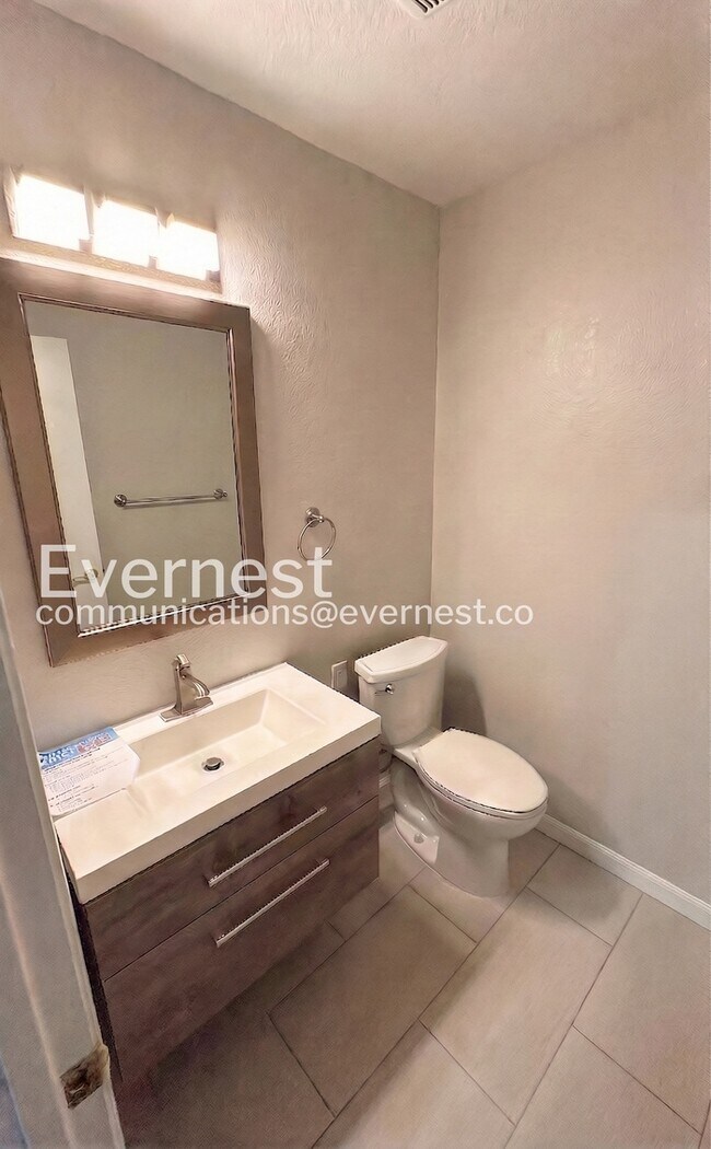 Building Photo - 4936 Creekwood Dr