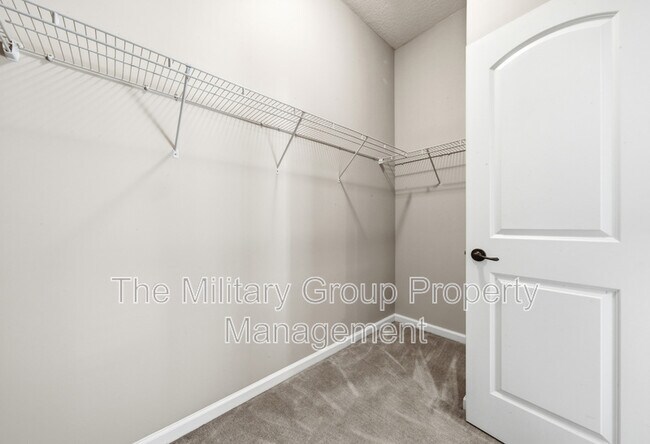 Building Photo - 374 Porta Rosa Circle