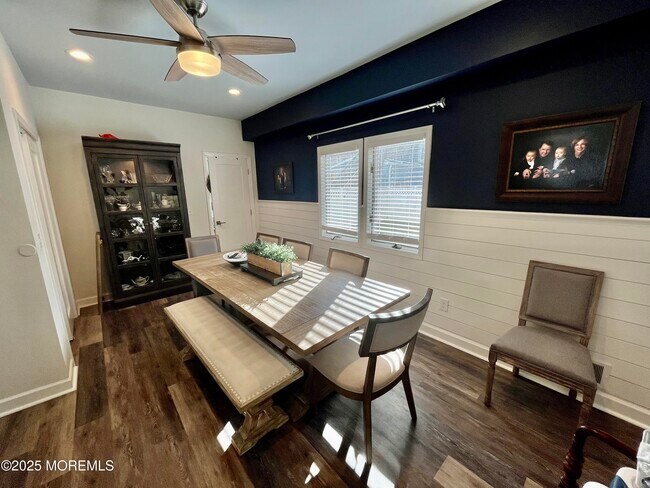 Building Photo - 218 Marine Pl