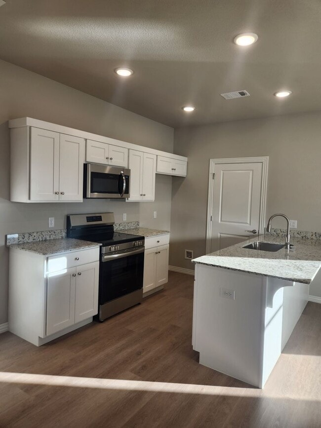 Building Photo - POIGAI ESTATES: BRAND NEW