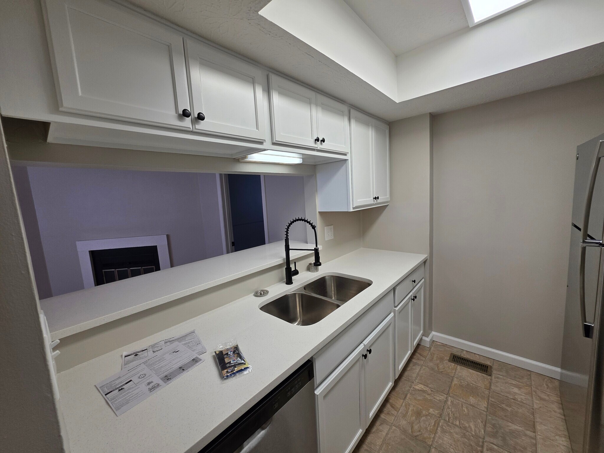 Kitchen (Upper Level) - 3000 Essington Dr