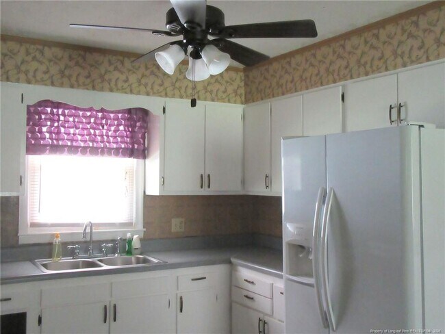 Building Photo - 3755 Linden Rd
