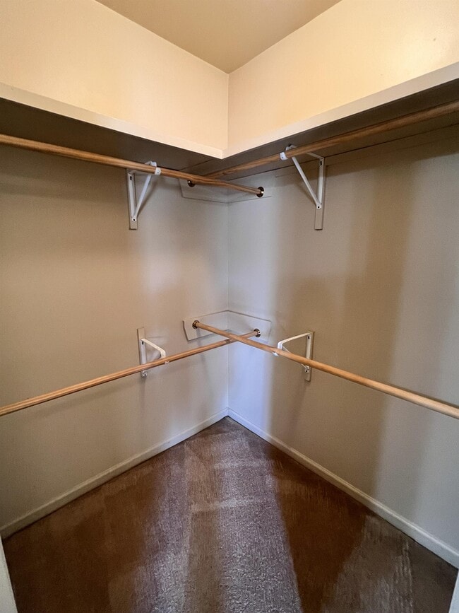 Building Photo - 12275 Cottage Hill Dr