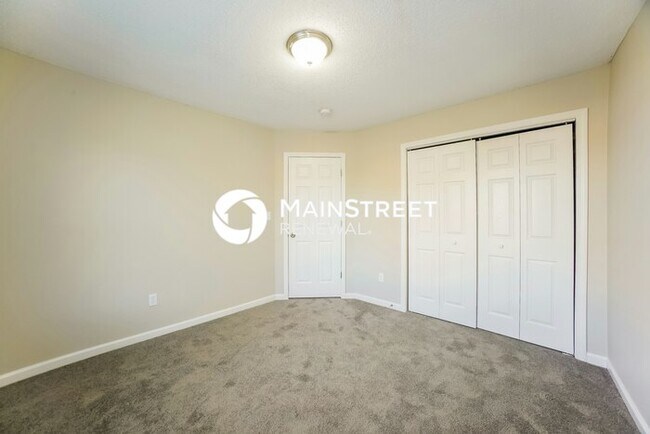 Building Photo - 3 Bedroom Pet-Friendly Home in INDIANAPOLIS, IN with Main Street Renewal