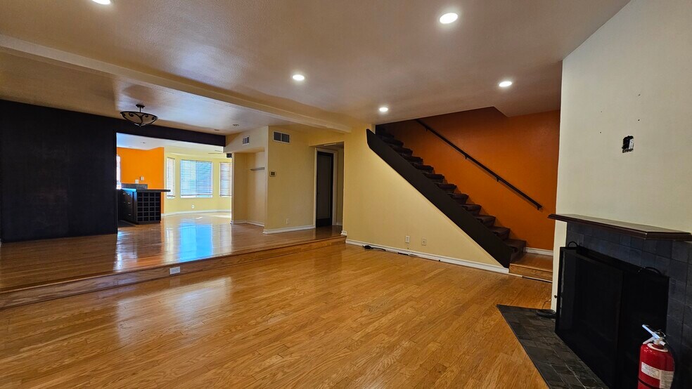 Building Photo - 18721 Hatteras St