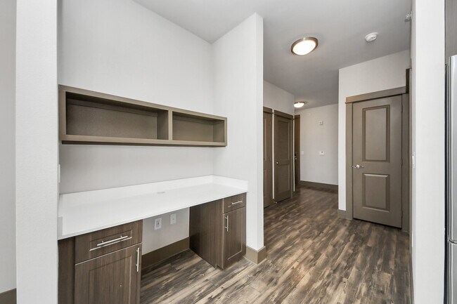 Building Photo - 5454 State St