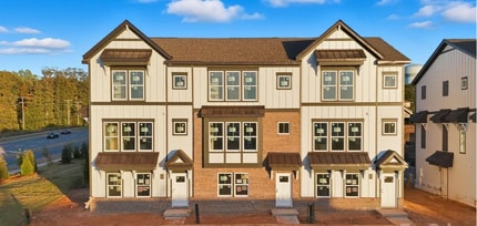 Building Photo - 9466 Senator Royall Dr