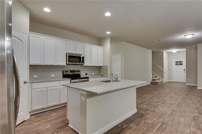 Building Photo - 309 Naset Dr