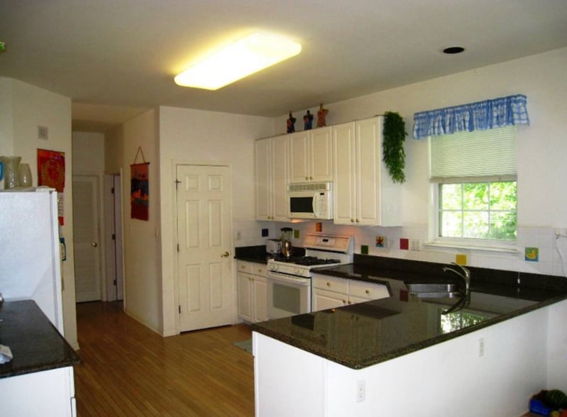 Building Photo - 18 Hansom Rd